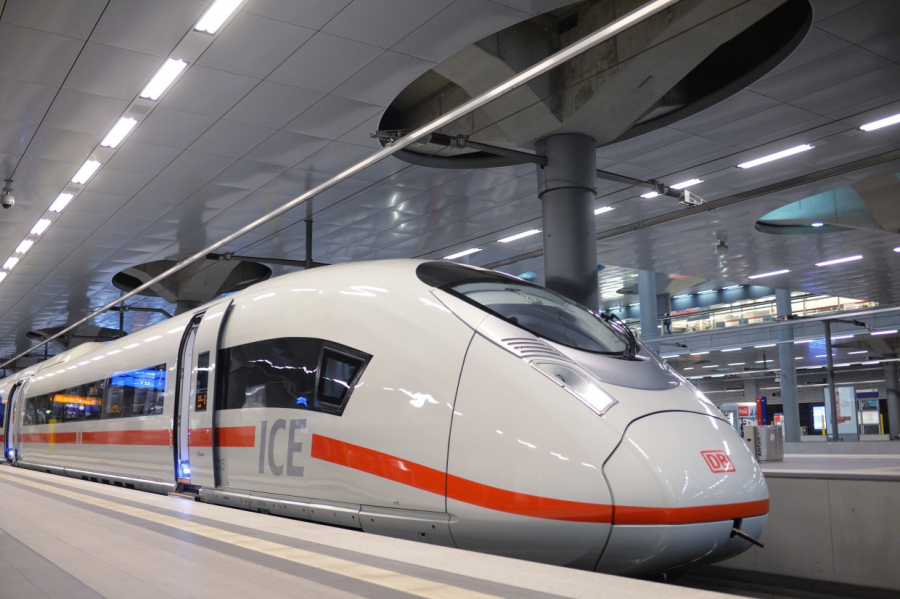 Siemens Velaro znany pasażerom Deutsche Bahn jako ICE.